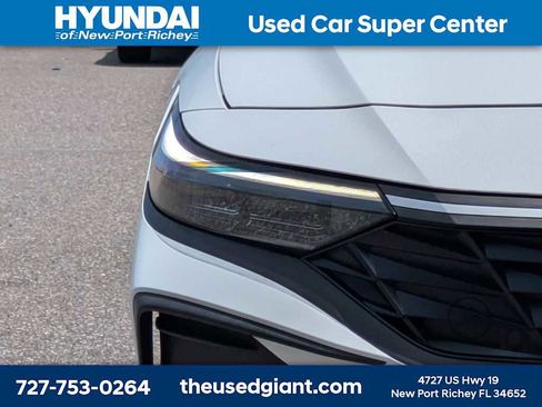 Used 2025 Hyundai Elantra Sport FWD image 9