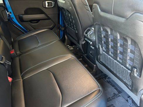 Used 2023 Jeep Wrangler Unlimited Rubicon 4xe w/ Cold Weather Group AWD/4WD image 31