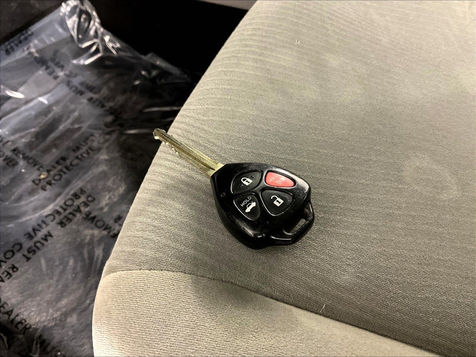 Used 2013 Toyota Corolla LE FWD image 31