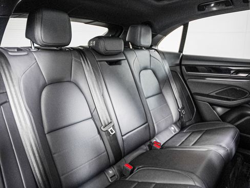 Certified 2025 Porsche Macan 4 Electric AWD/4WD image 6