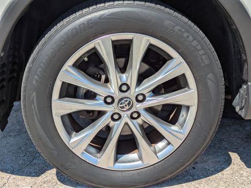 Used 2017 Toyota RAV4 Limited FWD image 31