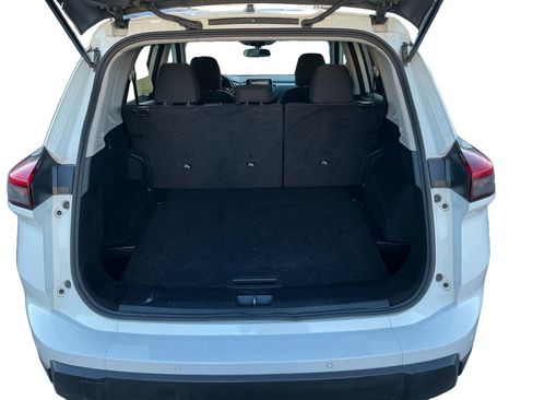 Used 2024 Nissan Rogue S image 19