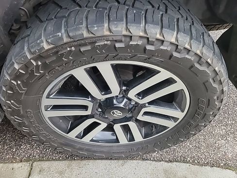 Used 2022 Toyota 4Runner Limited image 6