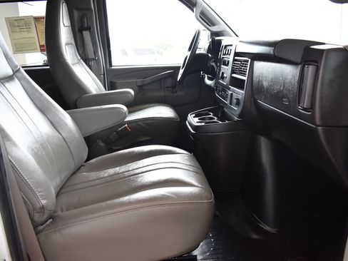 Used 2024 Chevrolet Express 3500 LS RWD image 4