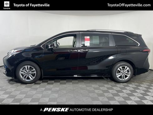 Used 2026 Toyota Sienna Limited FWD image 2