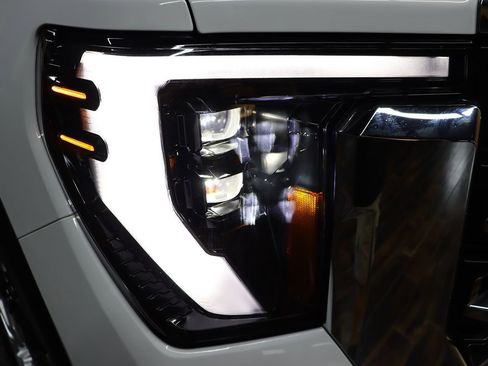 Used 2024 GMC Sierra 2500 SLE image 15