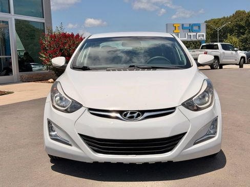 Used 2016 Hyundai Elantra SE w/ Option Group 02 FWD image 6