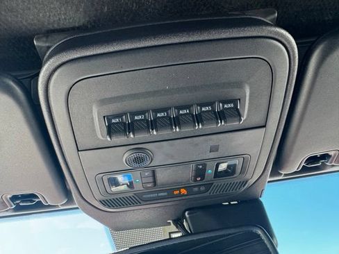 Used 2023 Ford Bronco Outer Banks AWD/4WD image 32