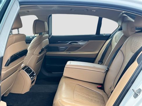 Used 2022 BMW 740i w/ Premium Package RWD image 16