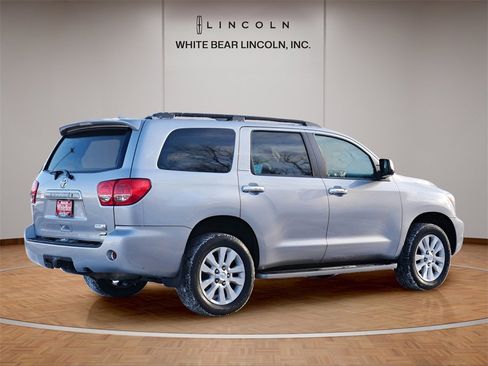 Used 2017 Toyota Sequoia Platinum image 5