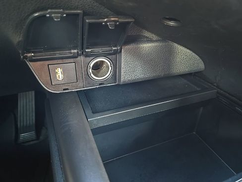 Used 2024 Toyota Camry SE image 23