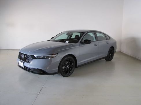 Certified 2025 Honda Accord SE image 1