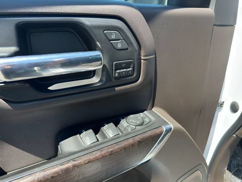 Used 2022 GMC Sierra 3500 Denali AWD/4WD image 12