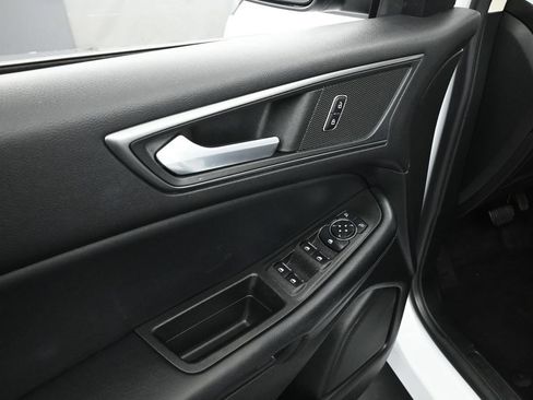 Used 2022 Ford Edge SE w/ Black Appearance Package AWD/4WD image 10