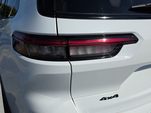Certified 2023 Jeep Grand Cherokee L Laredo AWD/4WD image 31
