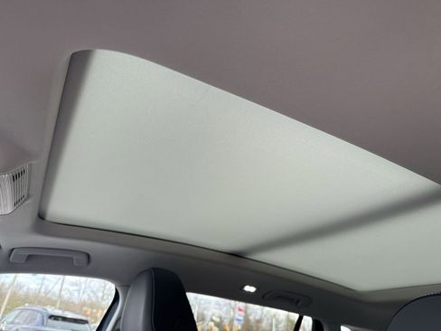 New 2026 Volkswagen Tiguan SE image 11