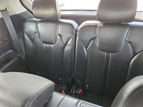 Used 2024 Kia Sorento S image 27