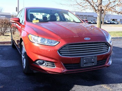 Used 2014 Ford Fusion SE w/ Equipment Group 202A image 6