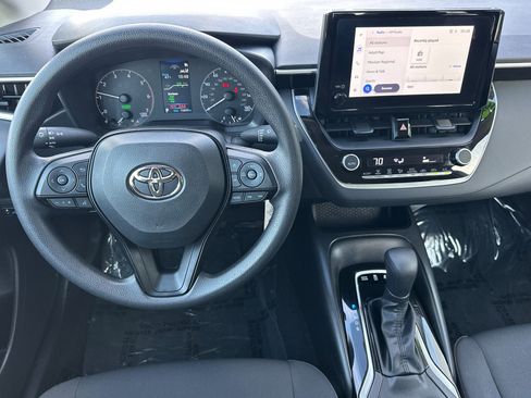 Used 2025 Toyota Corolla LE image 14