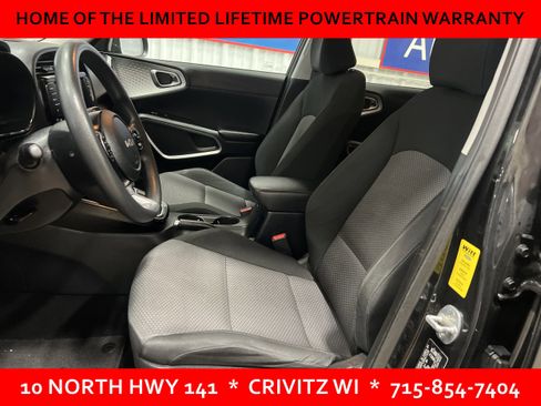 Used 2022 Kia Soul LX w/ Technology Package image 6