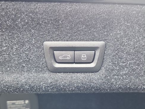 Used 2026 BMW 330i xDrive Sedan AWD/4WD image 16