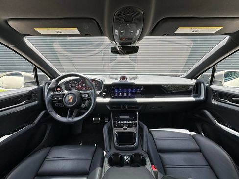 Certified 2026 Porsche Cayenne S AWD/4WD image 6