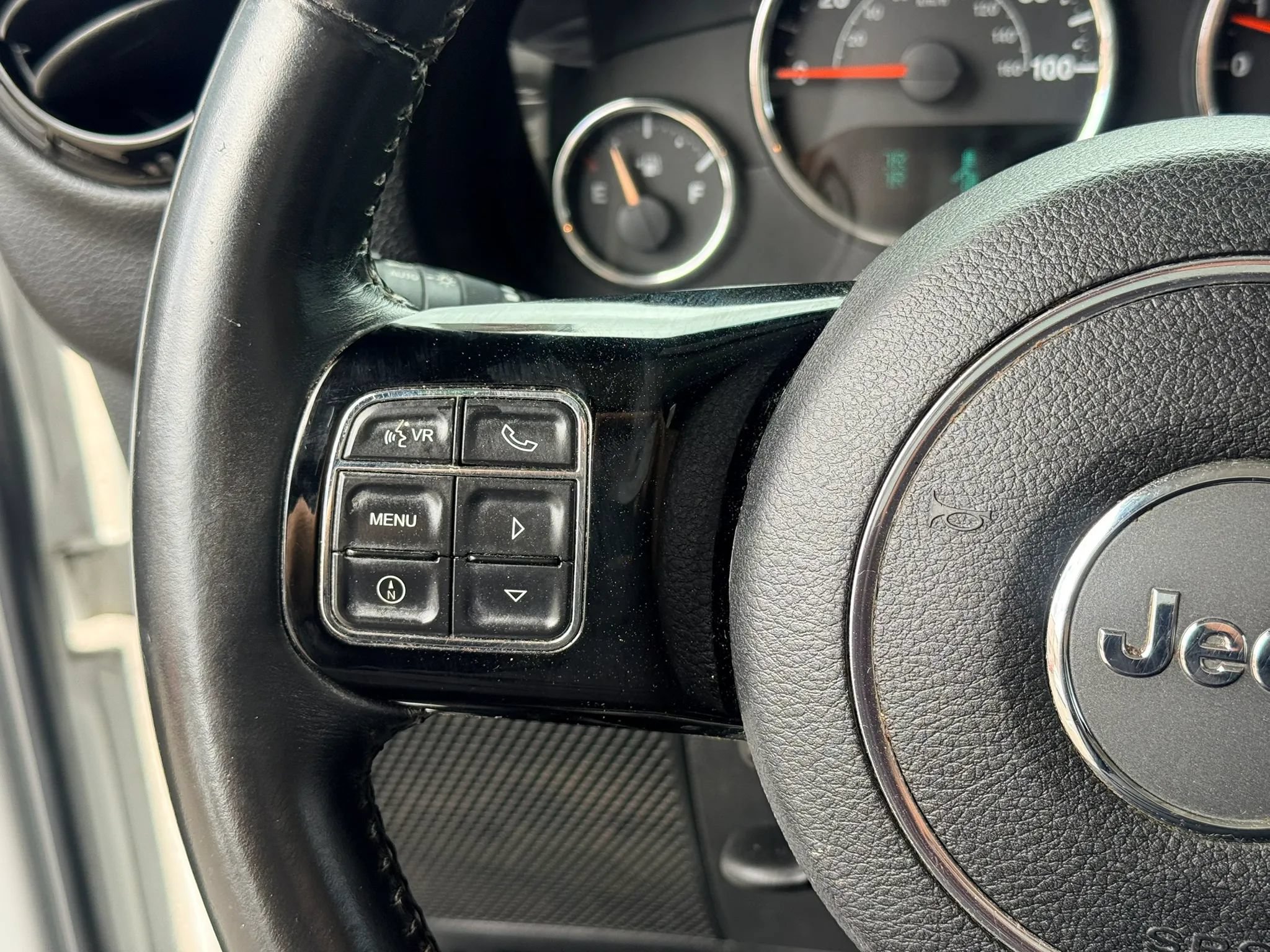 Used 2015 Jeep Wrangler Unlimited Sahara AWD/4WD image 21