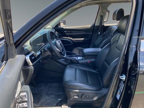 Used 2024 Kia Telluride S w/ S Sunroof Package FWD image 9