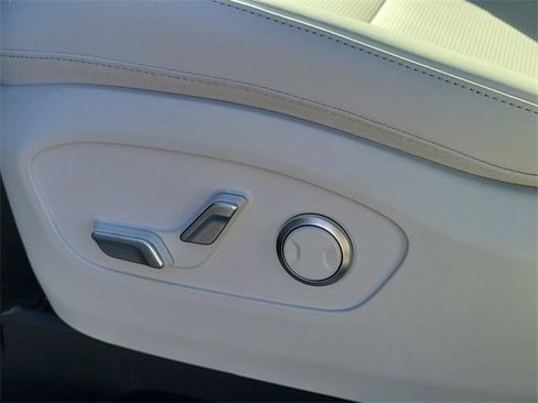 New 2026 Hyundai Ioniq 9 SEL image 15