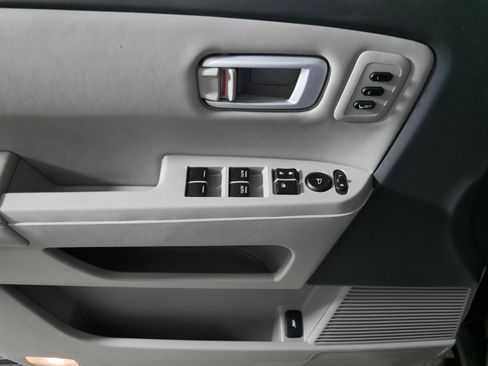 Used 2013 Honda Pilot Touring image 19