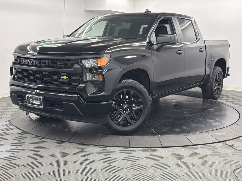 Used 2025 Chevrolet Silverado 1500 Custom RWD image 3