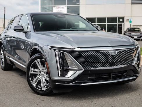 Used 2024 Cadillac Lyriq Tech AWD/4WD image 7