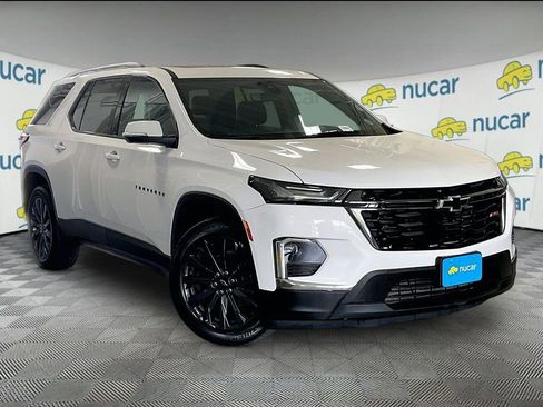 Used 2023 Chevrolet Traverse RS AWD/4WD image 1
