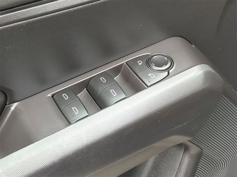 Used 2023 Chevrolet Colorado W/T image 11