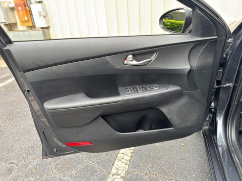 Used 2020 Kia Forte LXS FWD image 33