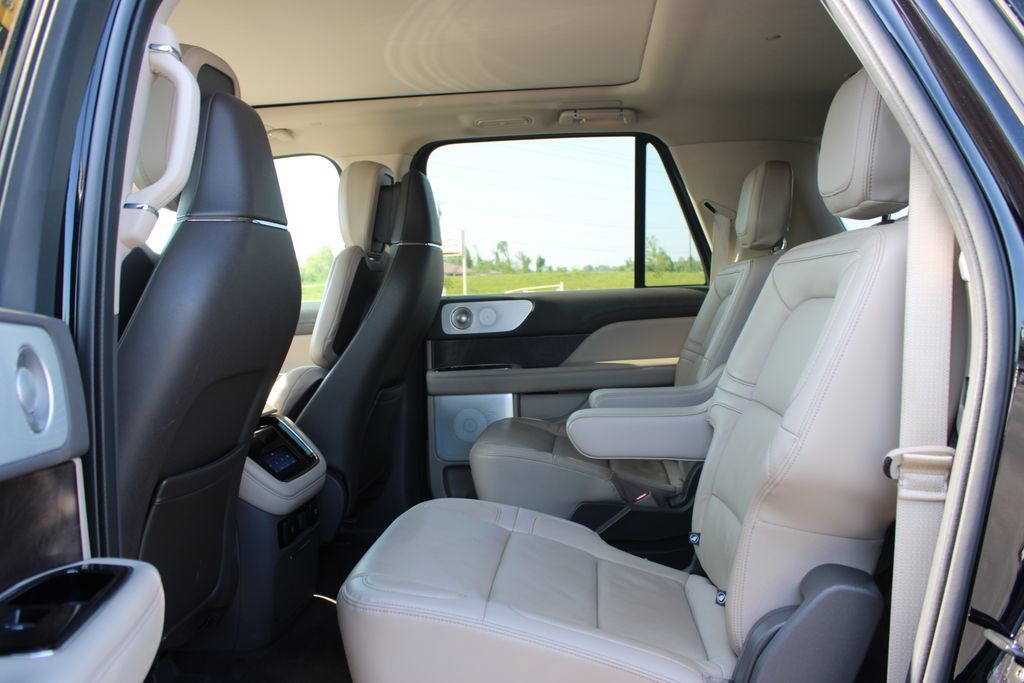 Used 2024 Lincoln Navigator L Reserve AWD/4WD image 24