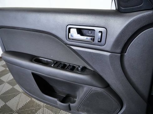 Used 2010 Ford Fusion SE FWD image 26