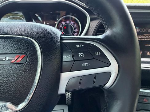 Used 2015 Dodge Challenger SXT Plus w/ Driver Convenience Group RWD image 31