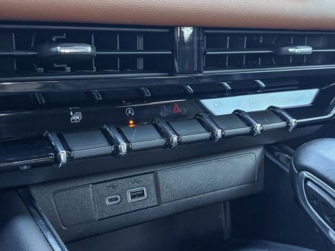 Used 2023 GMC Canyon AT4 w/ AT4 Premium Package image 30