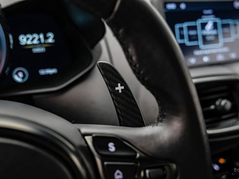 Used 2023 Aston Martin V12 Vantage RWD image 50