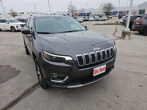 Used 2021 Jeep Cherokee Limited image 8