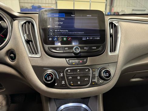 Used 2021 Chevrolet Malibu LT FWD image 14