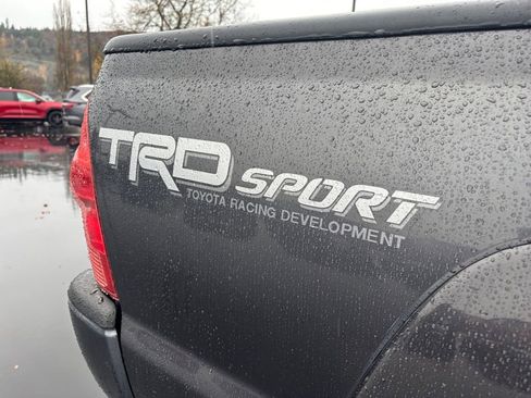 Used 2014 Toyota Tacoma PreRunner image 32