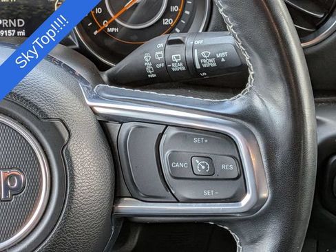 Used 2022 Jeep Wrangler Unlimited Sahara w/ LED Lighting Group AWD/4WD image 19
