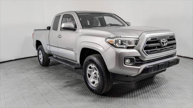 Used 2017 Toyota Tacoma SR5 RWD image 11