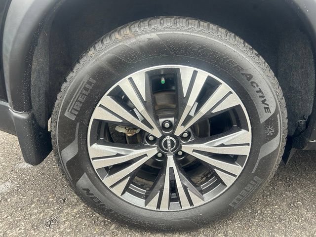 Used 2023 Nissan Rogue SV AWD/4WD image 9