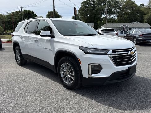 Used 2023 Chevrolet Traverse LT FWD image 7