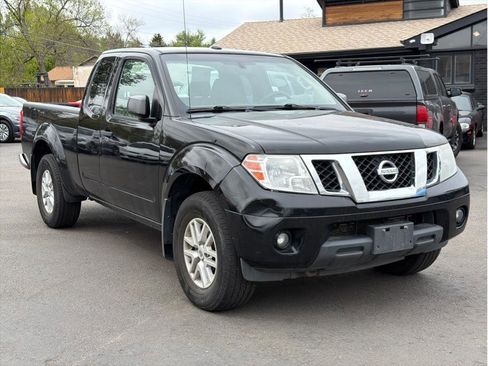Used 2014 Nissan Frontier SV w/ SV Value Truck Package AWD/4WD image 3
