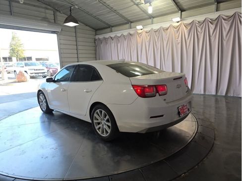 Used 2015 Chevrolet Malibu LT image 8