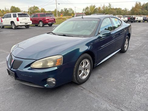 Used 2005 Pontiac Grand Prix w/ Drivers Plus Package image 2